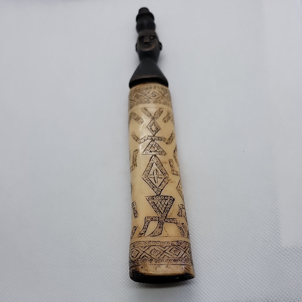Antique Dayak Buffalo Bone Carver Scrimshaw Shamon Powder Container